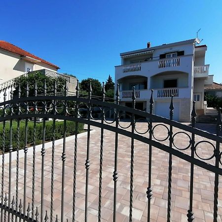 Apartments Petin Zára Kültér fotó